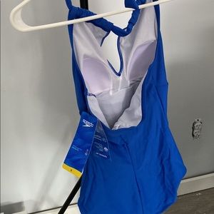 Womens Speedo swimsuit size 6